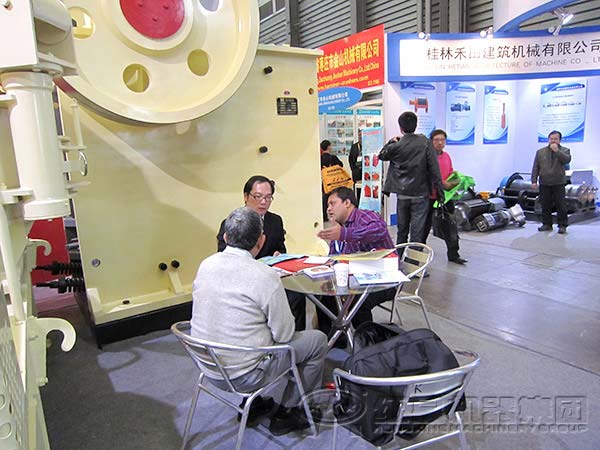 ���ʽ�ʽ�����չ��