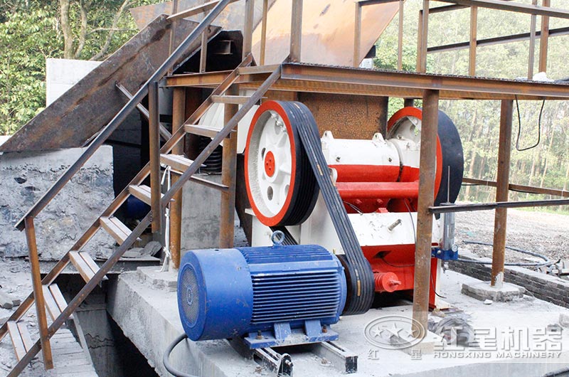 颚式破碎机工作现场实拍 颚式破碎机工作现场实拍