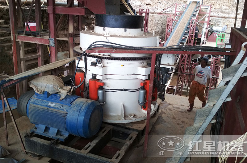 圆锥破碎机工作现场图片 圆锥破碎机工作现场图片