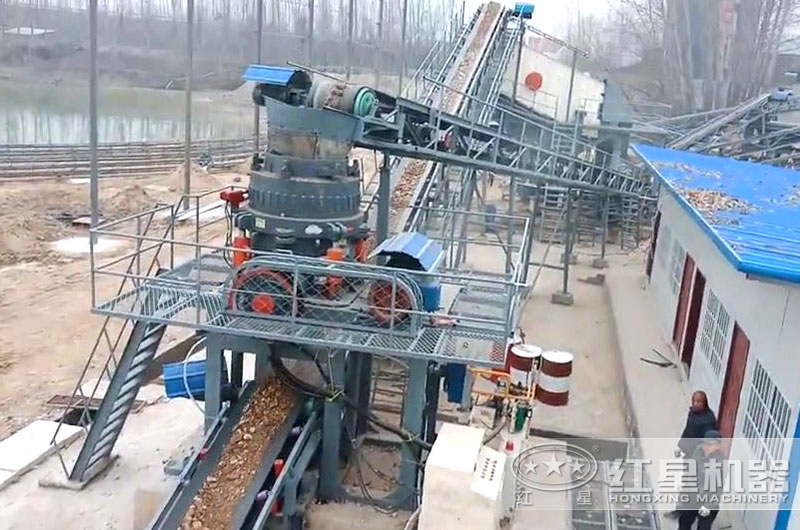 鹅卵石圆锥破碎机工作现场图片 鹅卵石圆锥破碎机工作现场图片