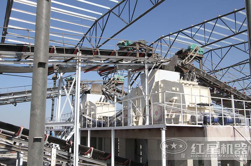 反击式破碎机作业现场图片 反击式破碎机作业现场图片