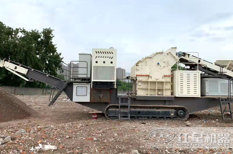 履带式制砂机一体式工作现场 履带式制砂机一体式工作现场