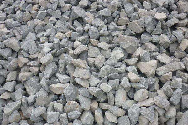 ����ʯ�ʽ�����������·��ʯ��е�ı���