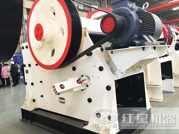 ����������ʯ��������ٽ���ɽ��̬����ɫ��չ