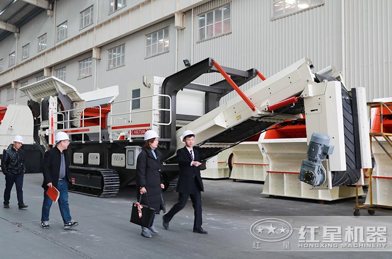 ɽ���û������ι��Ĵ�ʽ�ƶ�����ʯ�ӻ�