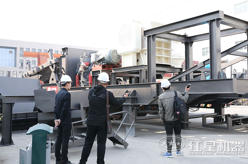 �û��ι۱���ͻ�ƻ���С�����ƶ���ʯ��