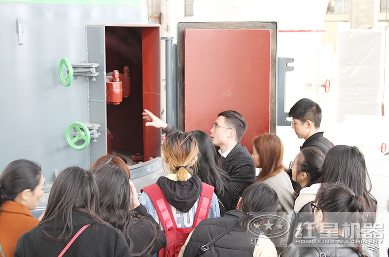 ��У�����ι�����ĥ�豸