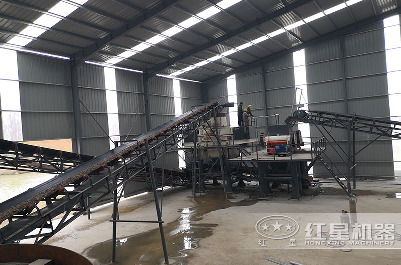 ʯͷ����ɵ�ɳ����ô�����������޽���·��