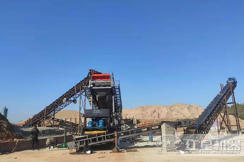 ��8Сʱ��300�����Ŀ�ɽ��ʯͷɳ�ӻ����ɳ����������ͻ�ƿ�ʯ��е����һվ����